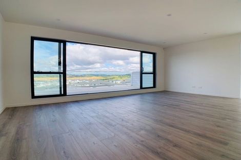 Photo of property in 38 Ascension Crescent, Orewa, 0931