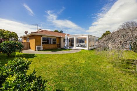 Photo of property in 58 Rushgreen Avenue, Pahurehure, Papakura, 2113