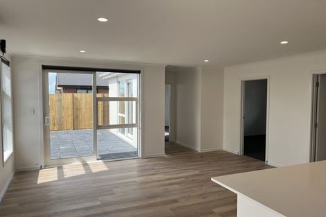 Photo of property in 32 Waruhia Crescent, Rototuna North, 3281