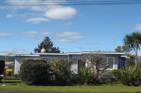 Photo of property in 8 George Street, Levin, 5510