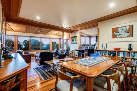 Photo of property in 355 Muritai Road, Eastbourne, Lower Hutt, 5013