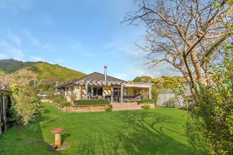 Photo of property in 120 Main Road, Waikanae, 5036