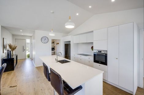 Photo of property in 17 Rangataiki Place, Te Awa, Napier, 4110