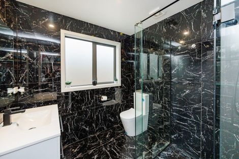 Photo of property in 12 Ivy Lane, Kelvin Grove, Palmerston North, 4414