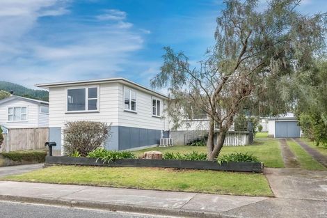 Photo of property in 46 Kaitawa Crescent, Paraparaumu, 5032