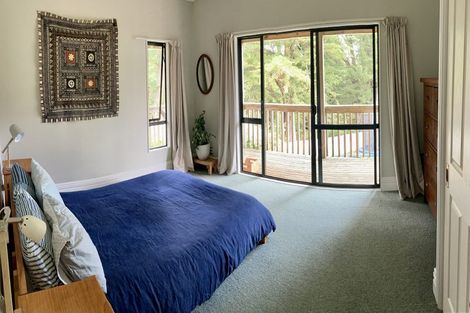 Photo of property in 49 Saunders Close, Whitby, Porirua, 5024