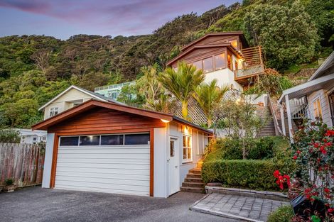 Photo of property in 355 Muritai Road, Eastbourne, Lower Hutt, 5013