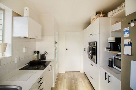 Photo of property in 32 Palliser Place, Milson, Palmerston North, 4414