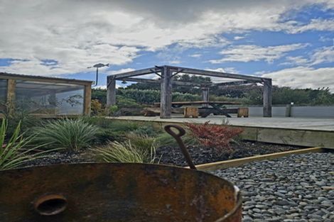 Photo of property in 1927 Parewanui Road, Parewanui, Bulls, 4894