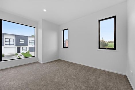 Photo of property in 37 Paina Crescent, Massey, Auckland, 0614