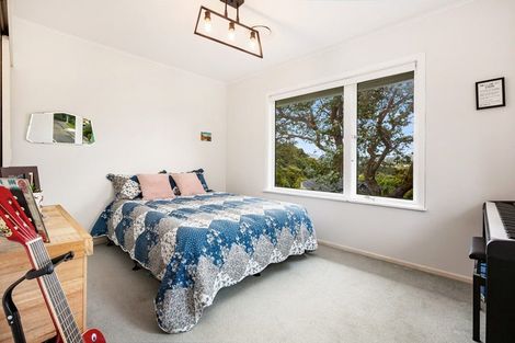 Photo of property in 48 Homewood Crescent, Karori, Wellington, 6012