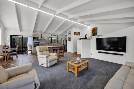 Photo of property in 20 Montjoy Street, Stratford, 4332