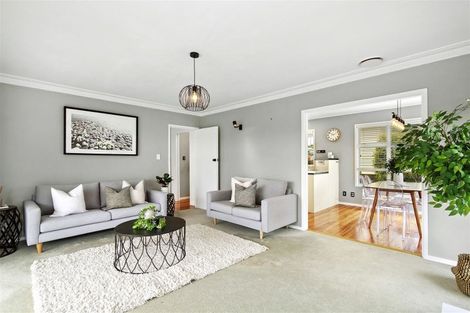 Photo of property in 42 Turville Crescent, Newlands, Wellington, 6037