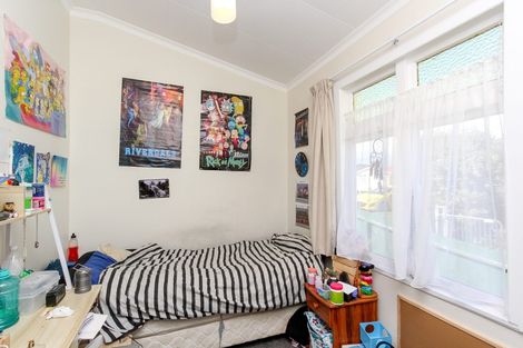 Photo of property in 14 Calvert Road, Moturoa, New Plymouth, 4310