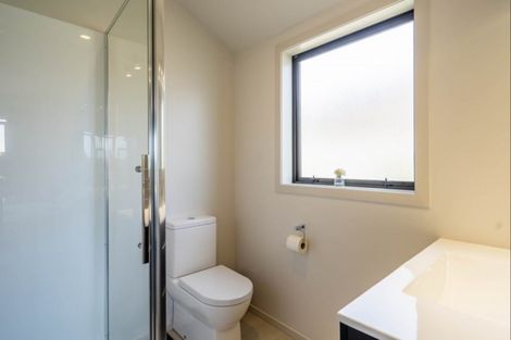 Photo of property in 7 Mahia Lane, Waikanae, 5036