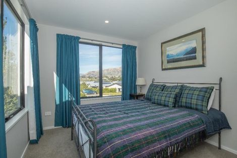 Photo of property in 9 Kamahi Street, Wanaka, 9305