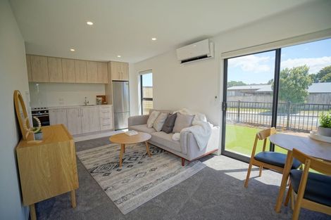 Photo of property in 1/172 Don Buck Road, Massey, Auckland, 0614