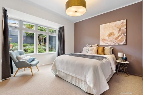 Photo of property in 69 Queens Drive, Lyall Bay, Wellington, 6022