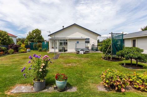Photo of property in 37 Fox Street, Woodville, 4920