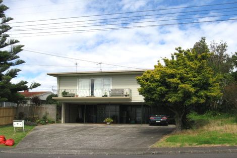Photo of property in 1/104 Sylvan Avenue, Northcote, Auckland, 0627