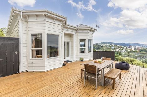 Photo of property in 13 Tanera Crescent, Brooklyn, Wellington, 6021