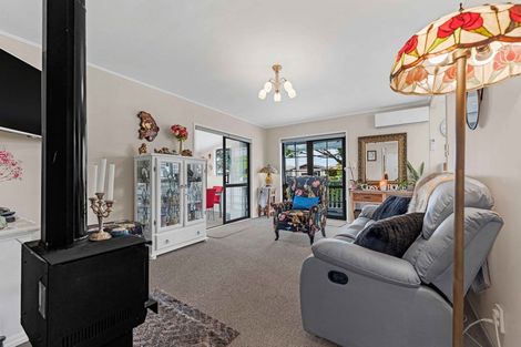 Photo of property in 9 Le Havre Place, Takanini, 2112