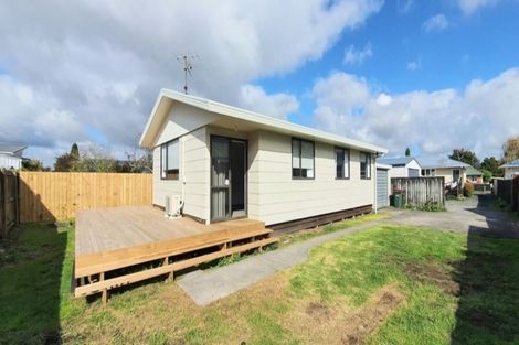 Photo of property in 2/35 Hill Crescent, Papakura, 2110
