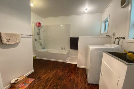 Photo of property in 15f1 Bloomsbury Grove, Newlands, Wellington, 6037
