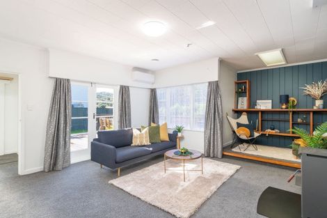Photo of property in 20 Jocelyn Crescent, Pinehaven, Upper Hutt, 5019