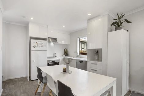 Photo of property in 1/9 Marlene Avenue, Te Atatu South, Auckland, 0610