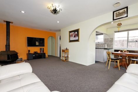 Photo of property in 28 Matama Road, Glen Eden, Auckland, 0602