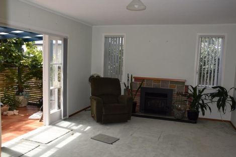 Photo of property in 14 Edgerton Road, Te Atatu Peninsula, Auckland, 0610