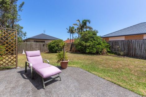 Photo of property in 13 Maghera Drive, East Tamaki Heights, Auckland, 2016