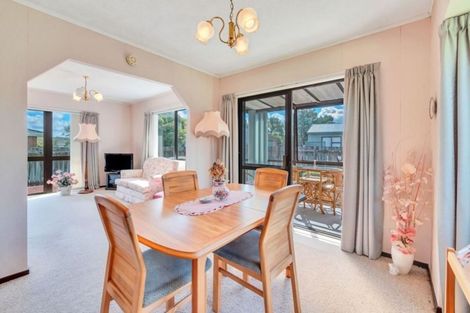 Photo of property in 13 Septimus Place, Henderson, Auckland, 0612