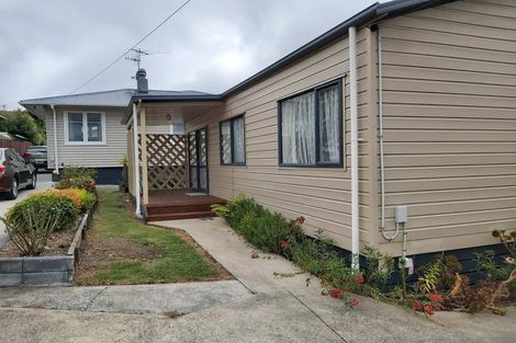 Photo of property in 6 Rickards Place, New Lynn, Auckland, 0600