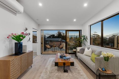 Photo of property in 935a Whangaparaoa Road, Manly, Whangaparaoa, 0930