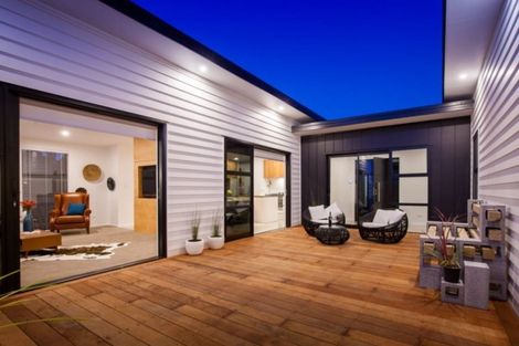 Photo of property in 6 Ambedkar Way, Pukekohe, 2120