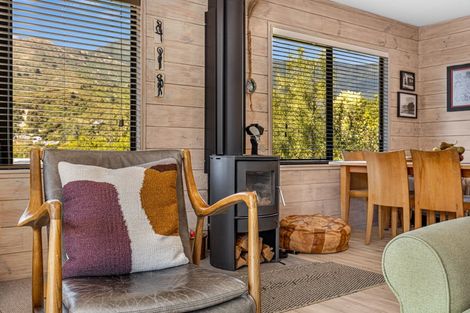 Photo of property in 15 Ranui Street, Waikawa, Picton, 7220