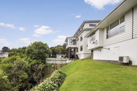 Photo of property in 10f1 Camrose Grove, Kingston, Wellington, 6021
