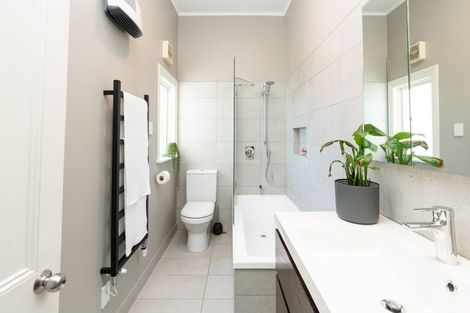 Photo of property in 19 Roy Street, Newtown, Wellington, 6021