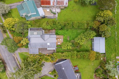 Photo of property in 28 Grassmere Road, Henderson Valley, Auckland, 0612