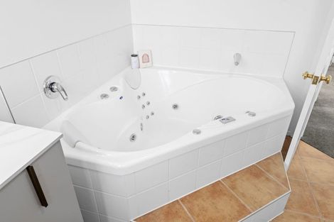 Photo of property in 3 Milford Place, Chartwell, Hamilton, 3210