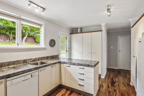 Photo of property in 51 Kakariki Grove, Waikanae, 5036