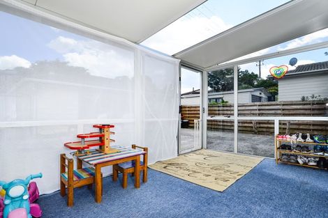 Photo of property in 1 Cushla Place, Massey, Auckland, 0614