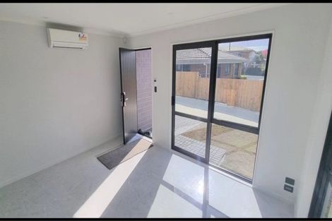 Photo of property in 425a Great South Road, Opaheke, 2113