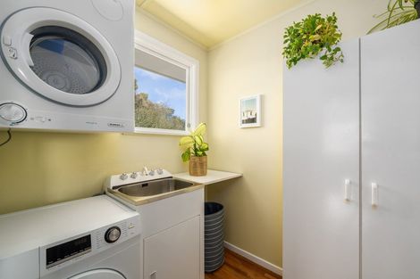 Photo of property in 11 Pauline Way, Paparangi, Wellington, 6037