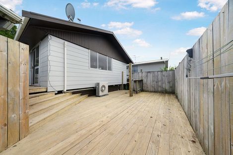 Photo of property in 24a/1 Waimumu Road, Massey, Auckland, 0614