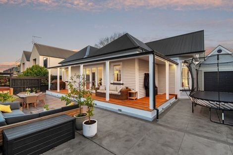 Photo of property in 75 Holly Road, St Albans, Christchurch, 8014