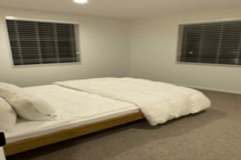 Photo of property in 2/81 Knights Road, Rothesay Bay, Auckland, 0630