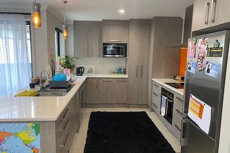 Photo of property in 3 Epic Way, Newlands, Wellington, 6037